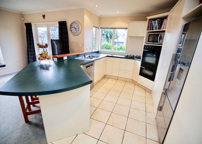  at 30 Keswick Crescent, Huntington, Hamilton