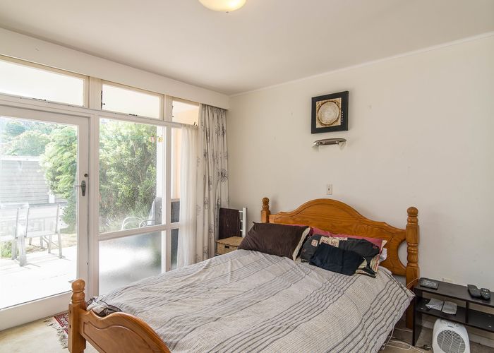  at 2/4 Claremont Grove, Mount Victoria, Wellington