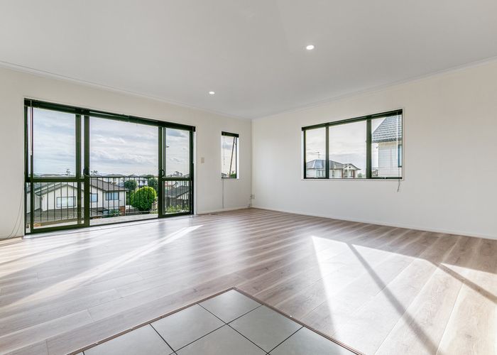  at 10 Ginko Place, Mangere, Auckland