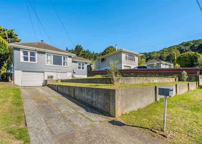  at 6 Reid Road, Wainuiomata, Lower Hutt