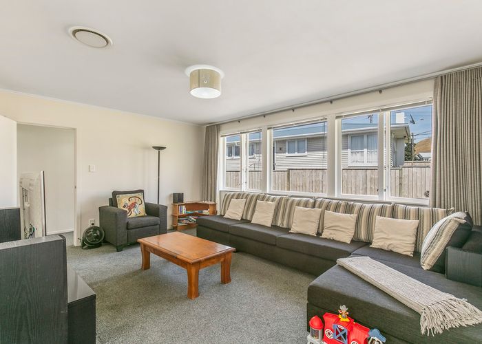  at 7 Mountain Road, Mangere Bridge, Auckland