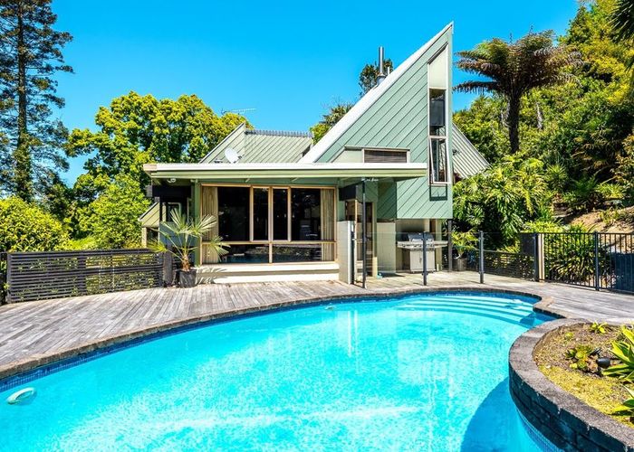  at 289 Point View Drive, Shamrock Park, Auckland