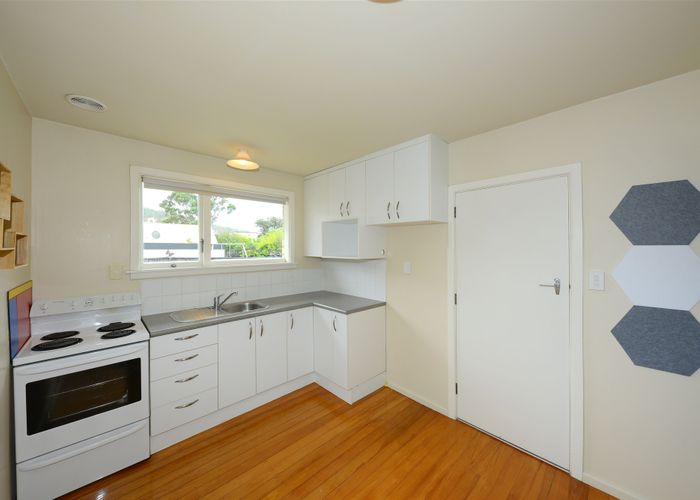  at 2/6 Clark Street, Sumner, Christchurch
