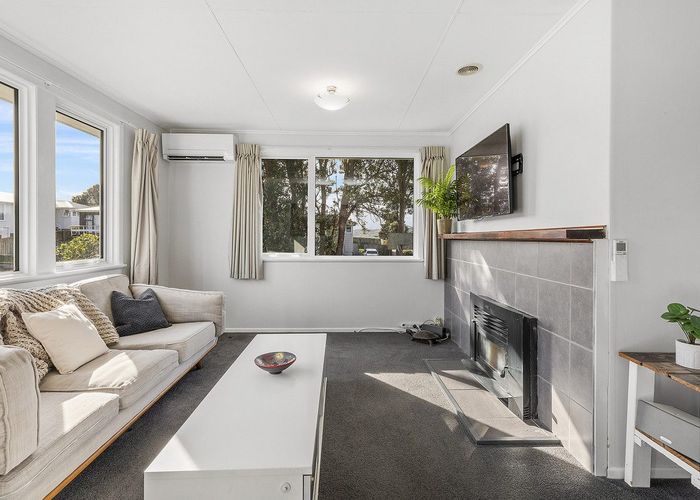  at 35 Beauzami Crescent, Ascot Park, Porirua, Wellington