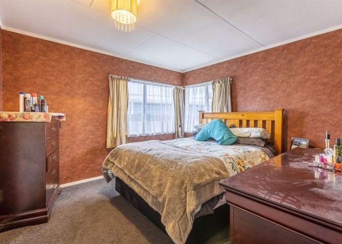  at 570 Rosedale Crescent, Cloverlea, Palmerston North, Manawatu / Whanganui