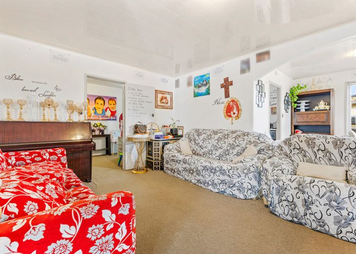  at 8 Emerson Road, Clover Park, Manukau City, Auckland