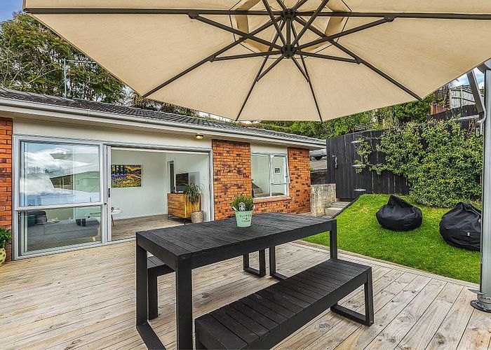  at 6/3 Houghton Street, Meadowbank, Auckland