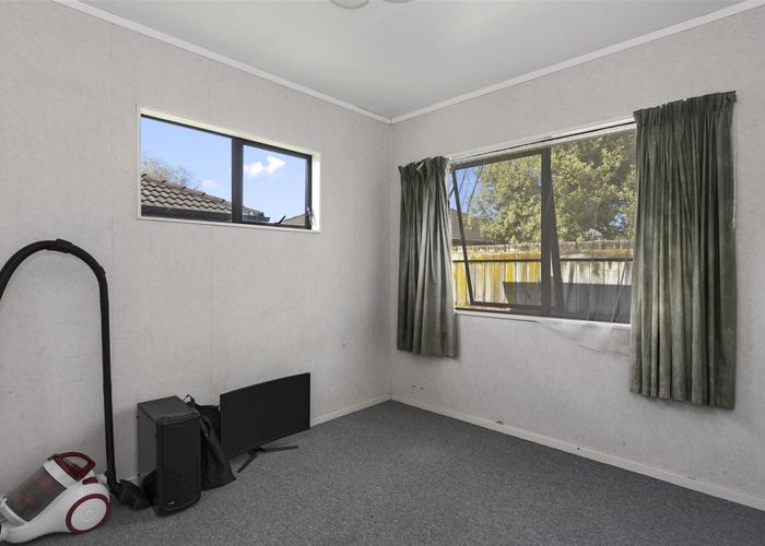  at 2 Balmoral Rise, Chartwell, Hamilton