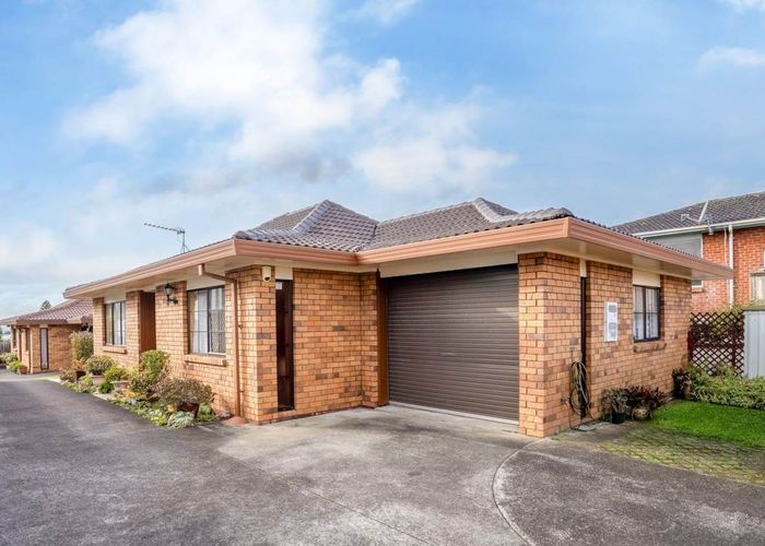  at 2/32 New Windsor Road, Avondale, Auckland