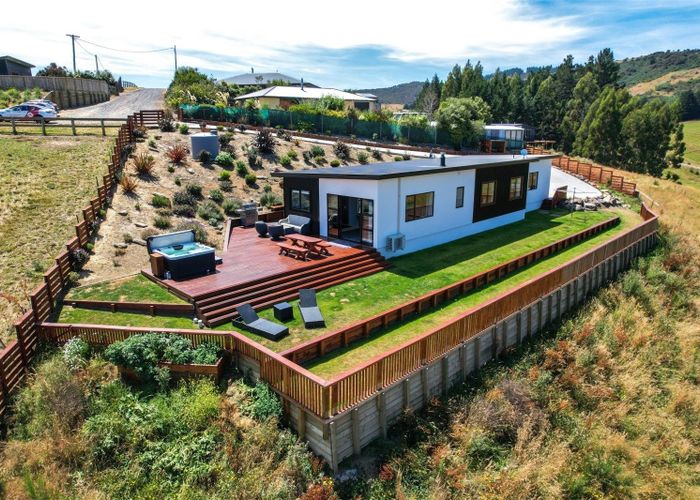  at 17 Kingsgate Lane, Waihola, Milton