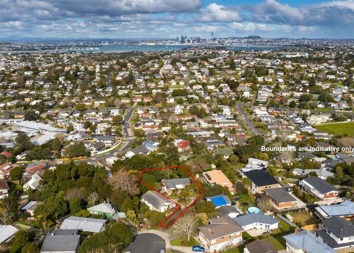  at 10 Almadale Place, Hillcrest, Auckland