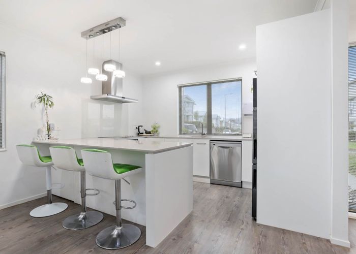  at 11 Frank Newton Road, Swanson, Auckland