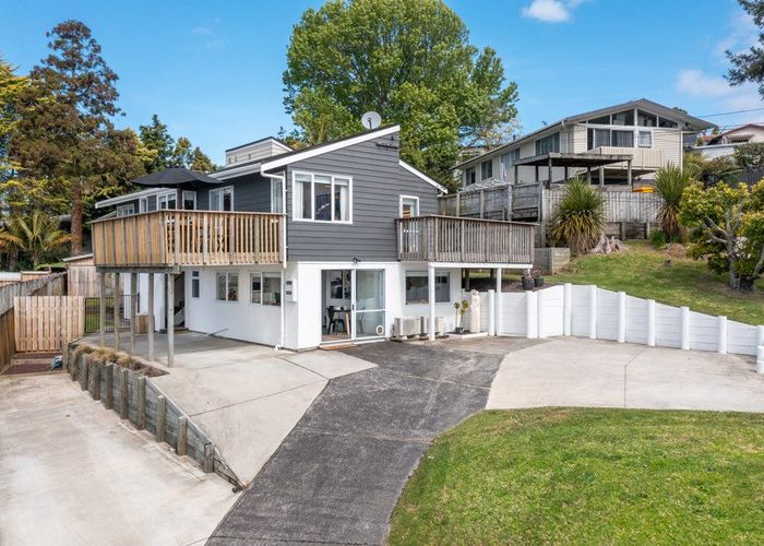  at 9 Archers Road, Hillcrest, Auckland