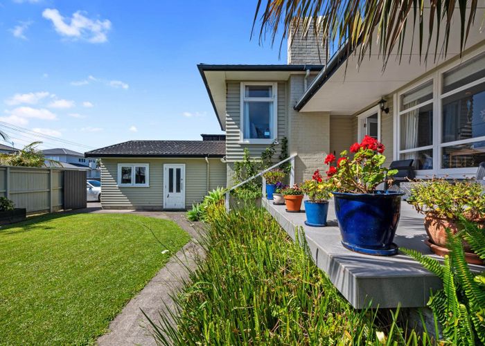  at 35 Montgomery Avenue, Belmont, North Shore City, Auckland