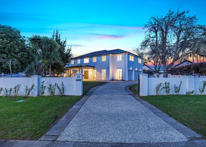  at 19  Oak Manor Drive, Albany, North Shore City, Auckland