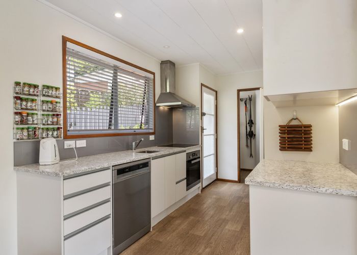  at 31 Contessa Drive, Glenfield, Auckland