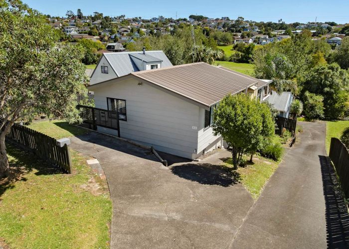  at 2/62 Trias Road, Totara Vale, North Shore City, Auckland