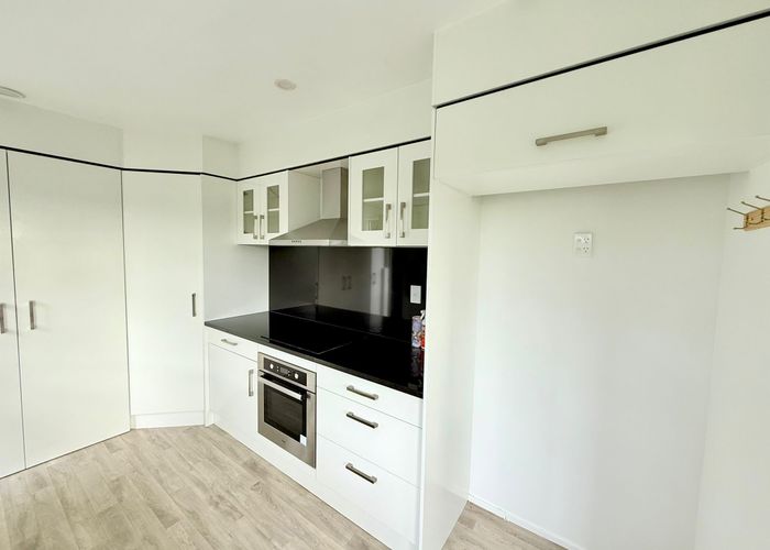 at 1/83 Manuka Road, Glenfield, North Shore City, Auckland