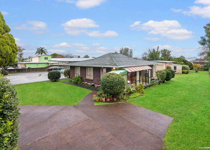  at 172 Lincoln Road, Henderson, Auckland
