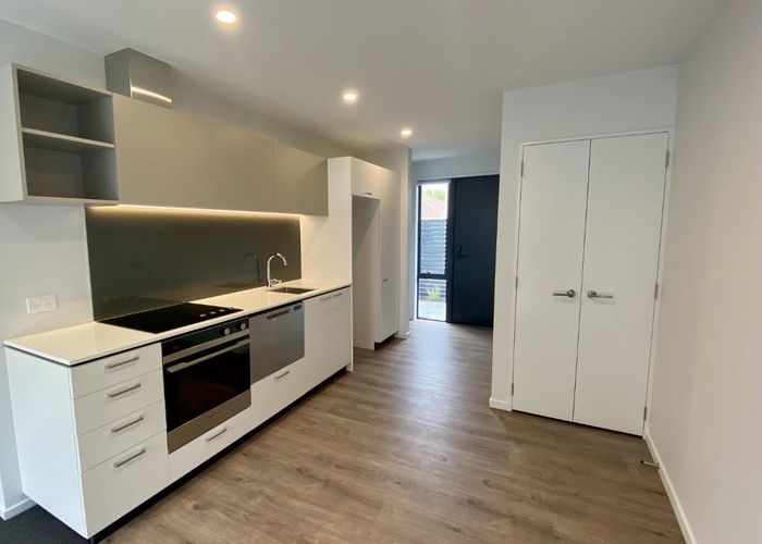  at 2/102 Ruskin Street, Addington, Christchurch City, Canterbury