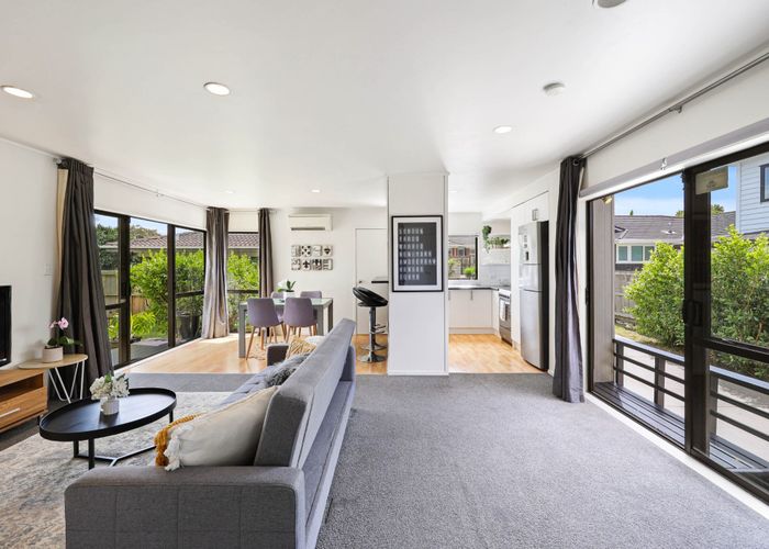  at 2/34 Tupaki Place, Pakuranga Heights, Manukau City, Auckland