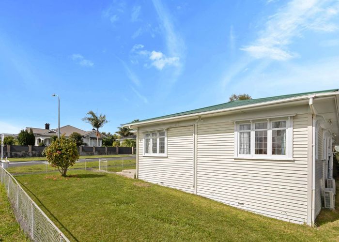  at 20 Haverstock Road, Sandringham, Auckland City, Auckland