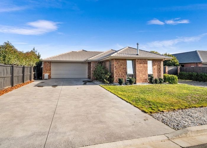  at 9 Kingsbridge Drive, Burwood, Christchurch