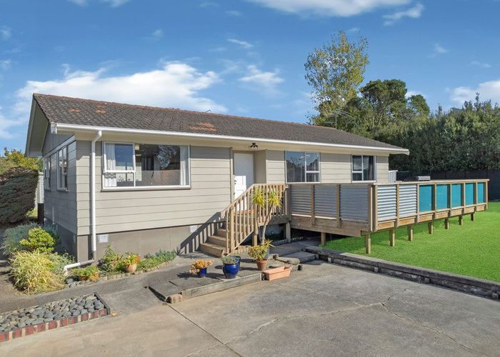  at 47 Claverdon Drive, Massey, Waitakere City, Auckland