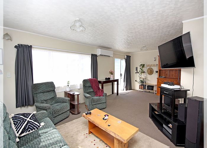  at 28 Cousins Avenue East, Foxton Beach, Foxton