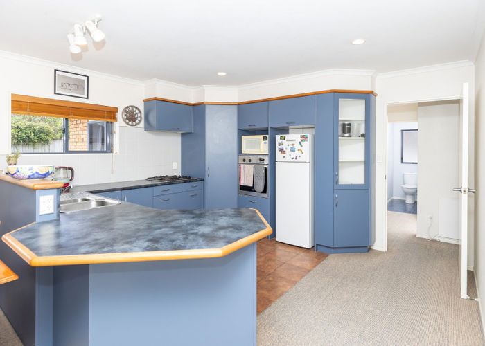  at 61 St James Drive, Huntington, Hamilton