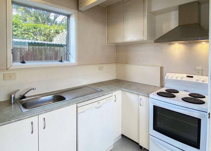  at 2/108 Office Road, Merivale, Christchurch City, Canterbury