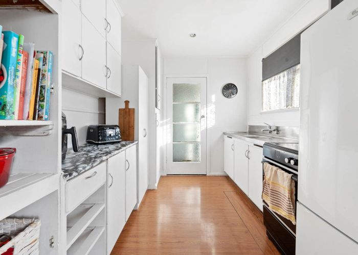  at 16 Ivon Road, Otara, Auckland