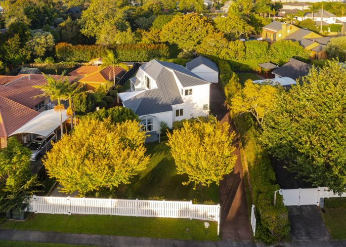  at 16 Waipuia Place, Greenhithe, North Shore City, Auckland