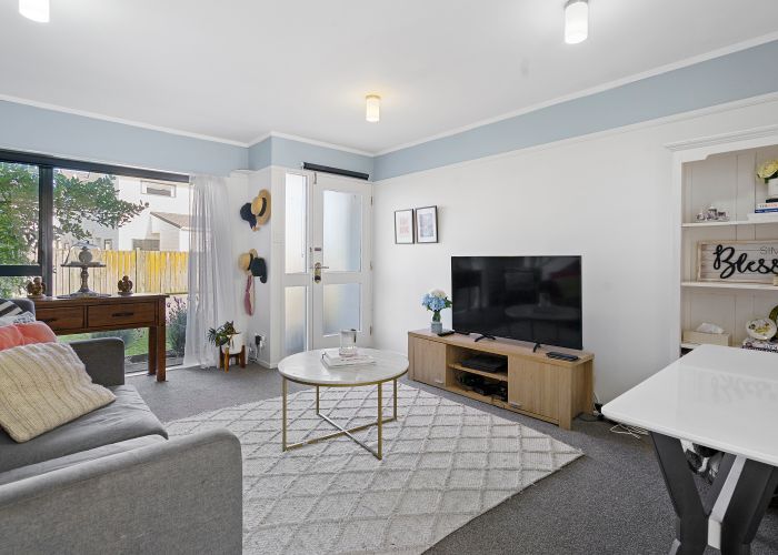  at 2/22 Mason Street, Moera, Lower Hutt