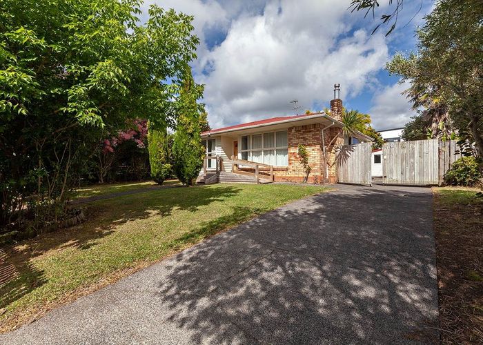  at 4 Wilsher Crescent, Henderson, Waitakere City, Auckland