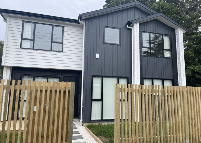  at 30A Lowtherhurst Road, Massey, Waitakere City, Auckland