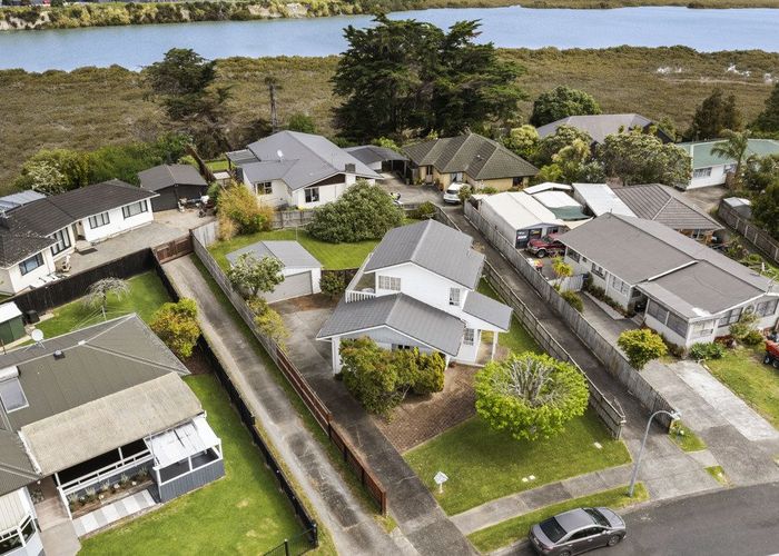  at 109 Edgewater Drive, Pakuranga, Auckland