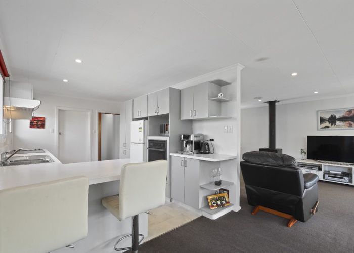  at 8 Stackhouse Avenue, Bishopdale, Christchurch City, Canterbury