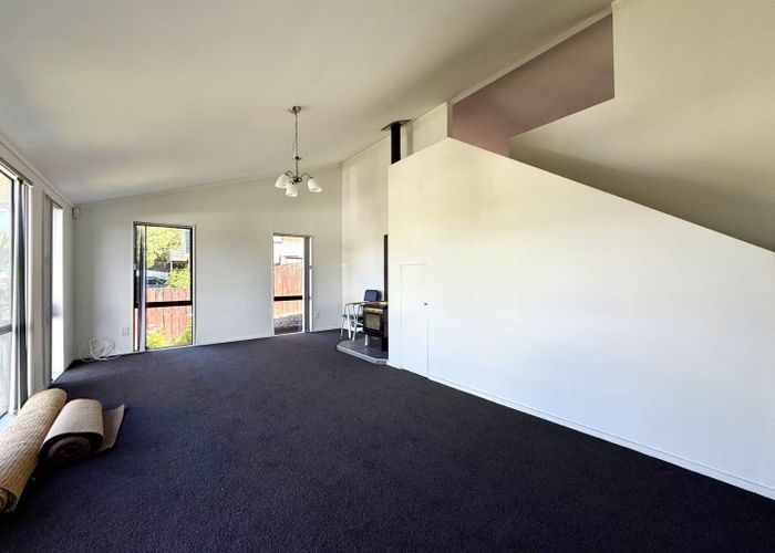  at 8 Tumanaka Place, Henderson, Waitakere City, Auckland