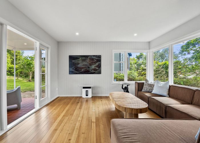  at 16 Eversleigh Road, Belmont, Auckland