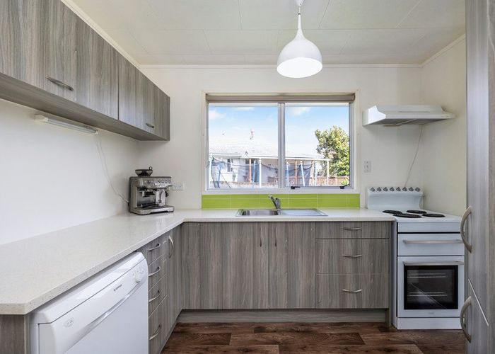  at 42 Claverdon Drive, Massey, Waitakere City, Auckland