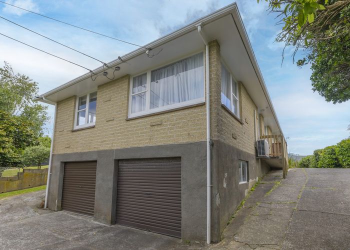  at 2/10 Ernest Street, Rānui, Porirua