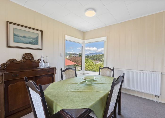  at 37 Hicks Crescent, Waikanae Beach, Waikanae