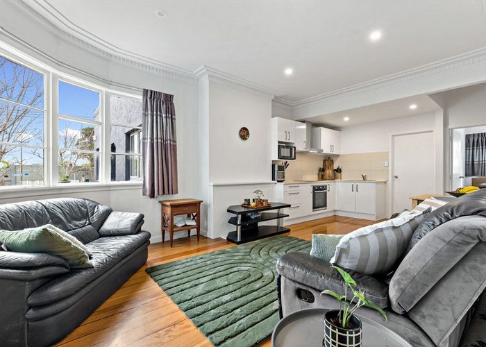  at 2/886 Dominion Road, Mount Eden, Auckland City, Auckland