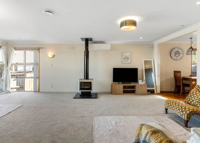  at 6 Andrew Road, Howick, Manukau City, Auckland