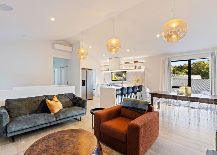  at 6E Burns Street, Westown, New Plymouth