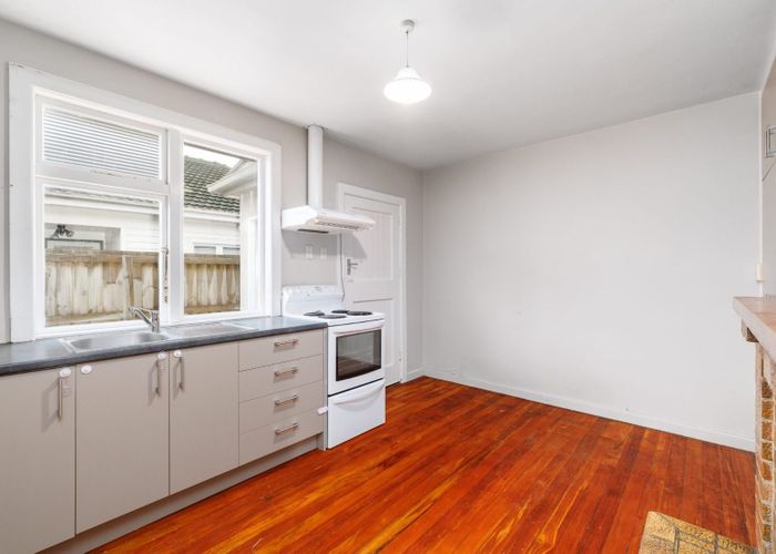  at 1/27 Devonport Lane, Merivale, Christchurch City, Canterbury