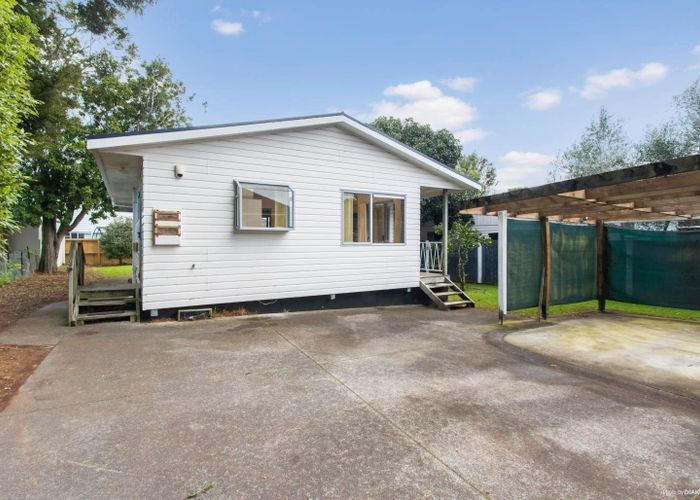  at 37a Hereford Street, Te Atatu Peninsula, Waitakere City, Auckland