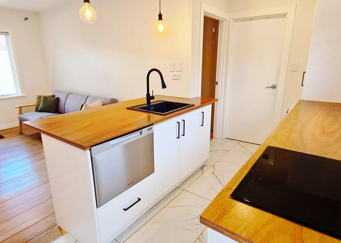  at 2/692 New North Road, Mount Albert, Auckland City, Auckland