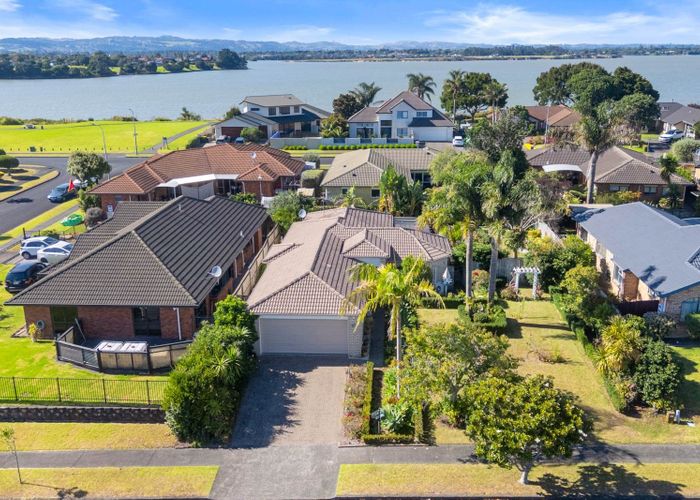  at 6 Castlehill Court, Wattle Downs, Manukau City, Auckland